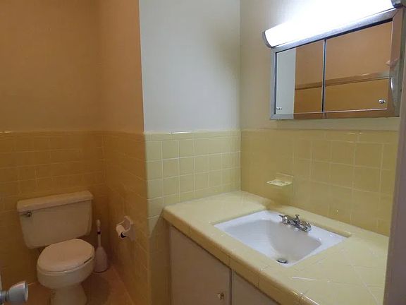 2nd image of 313 Driftwood Cir #D