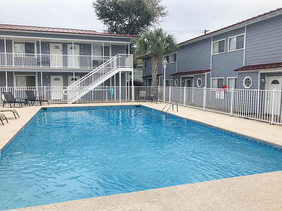 3rd image of 1664 Beach Blvd