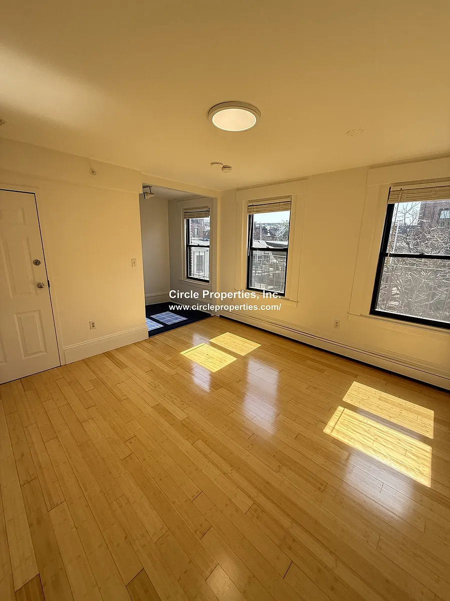 Building Photo - 4 Milford St #302