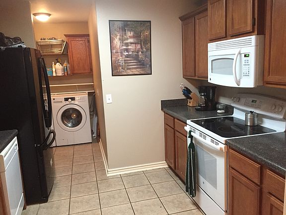 5th image of 1306 Laurie Ln