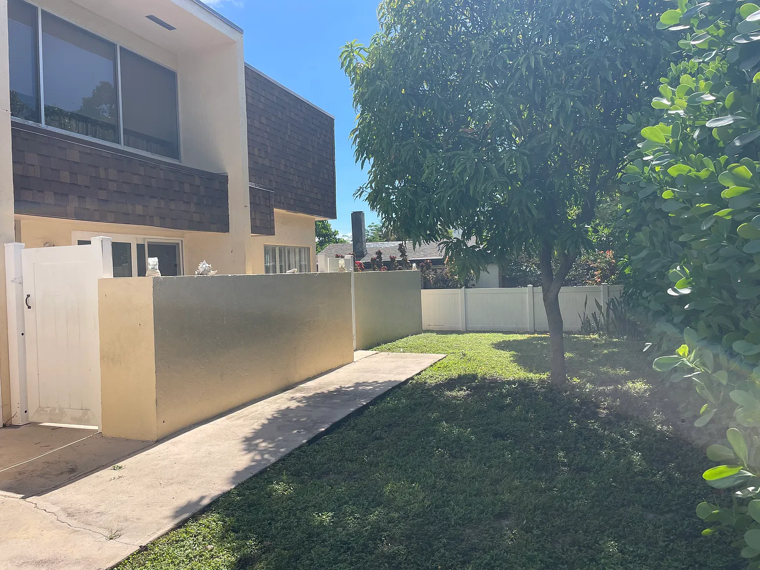 2 bed, 1.5 bath, 950 sqft, $2,500 — Photo 4