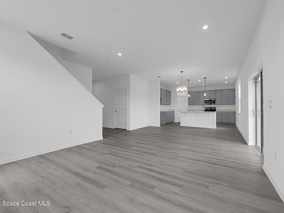2nd image of 3210 Viridian Cir