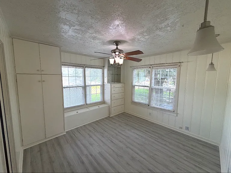 212 W Hunnicutt St #2 — Photo 2