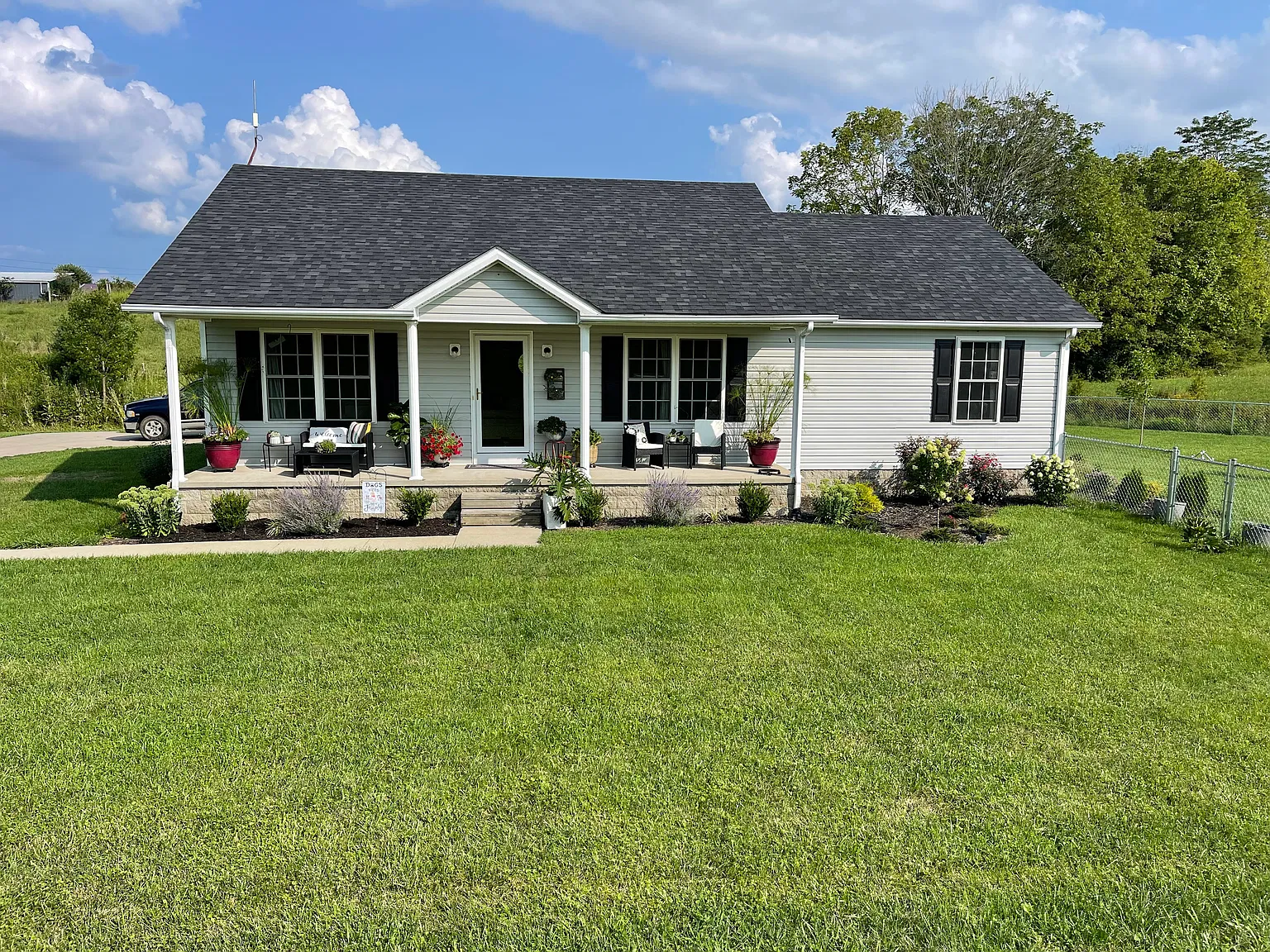 3 bed, 1700 sqft, $1,850 — Photo 1