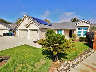 3215 Holly Court, Hanford, CA, 93230