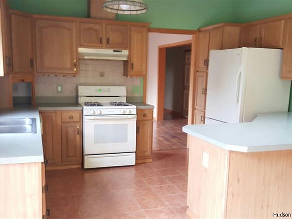 4th image of 5 Applewood Ct