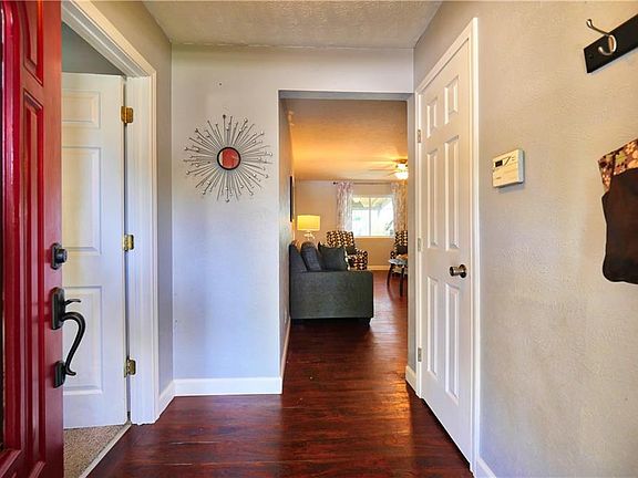 4th image of 611 Idlewilde Dr