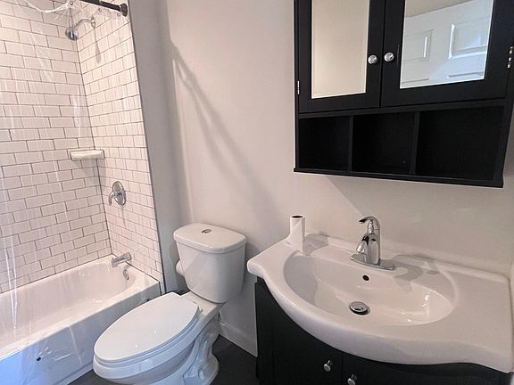 5th image of 2714 E Monmouth St #1