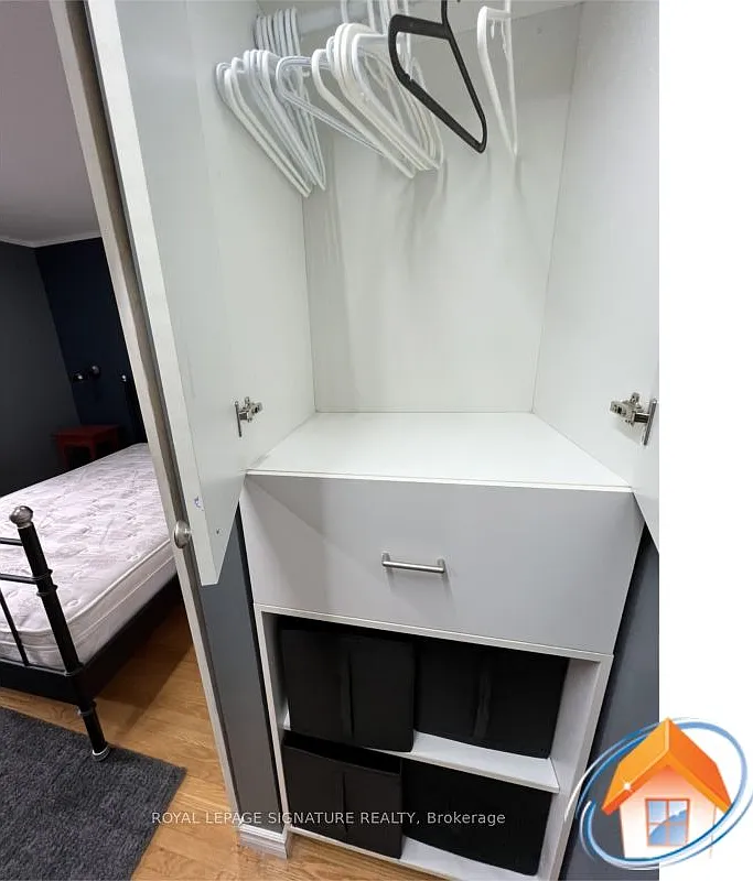 8 bed, $1,200 — Photo 3
