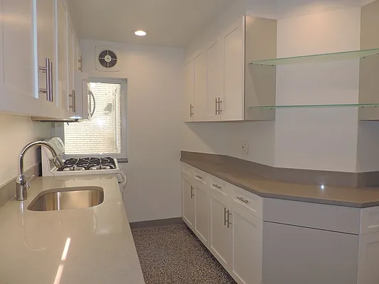Rented by essential NEW YORK Real Estate | media 4