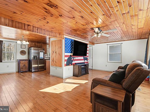 5th image of 161 Windy Hill Rd