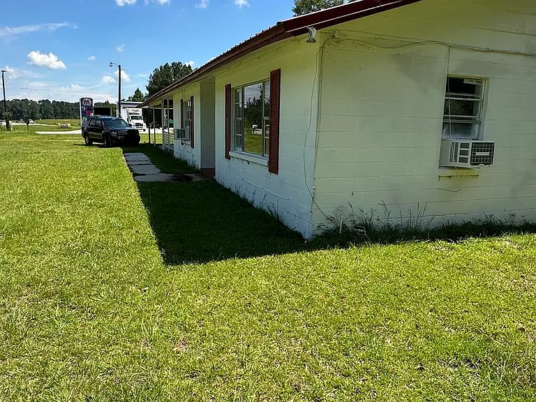 19465 Mobile Rd — Photo 17