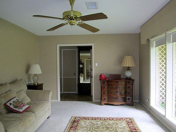 5th image of 523 Bayview Dr
