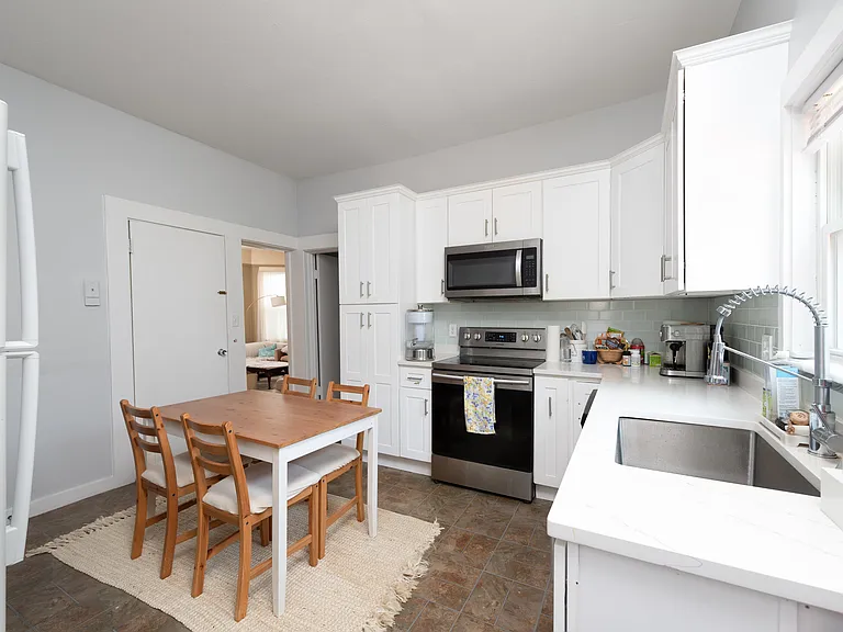 31 Kent Sq #1 — Photo 5