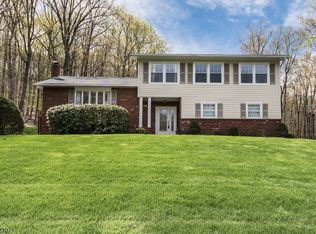 75 Parkview Dr, Succasunna, NJ 07876