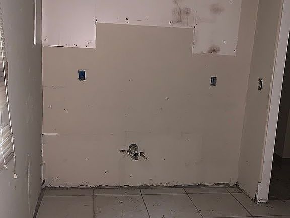 2nd image of 12831 Woodside Ave