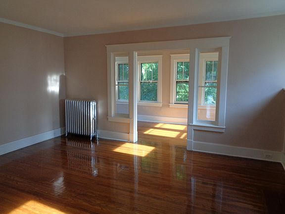 5th image of 182 Villa Ave