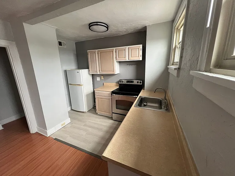 119 Central Square — Photo 8