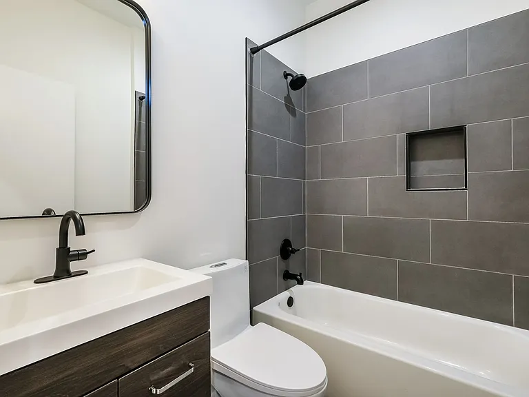 367 Parkway Dr NE #8 — Photo 16