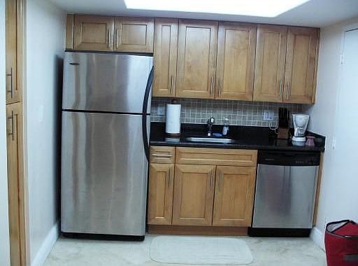 5th image of 6039 Collins Ave APT 1523