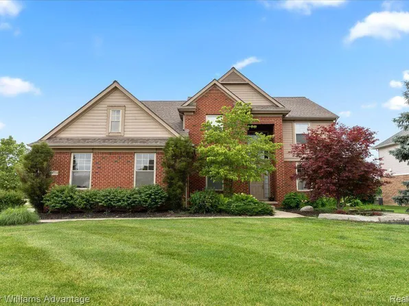 23773 Bayberry Ct, South Lyon, MI 48178