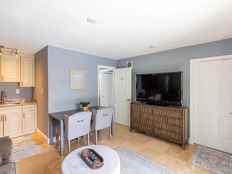 210 Malverne Rd — Photo 20