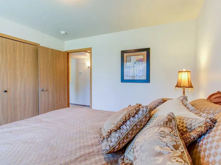 8160 Sunset Ln — Photo 4