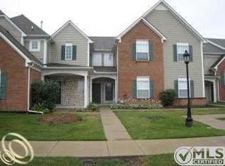 2112 Monarch Dr, Shelby Township, MI 48316