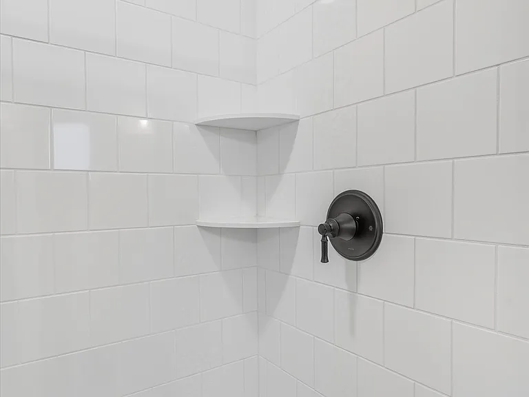 3472 Knightsbridge Trl N — Photo 31