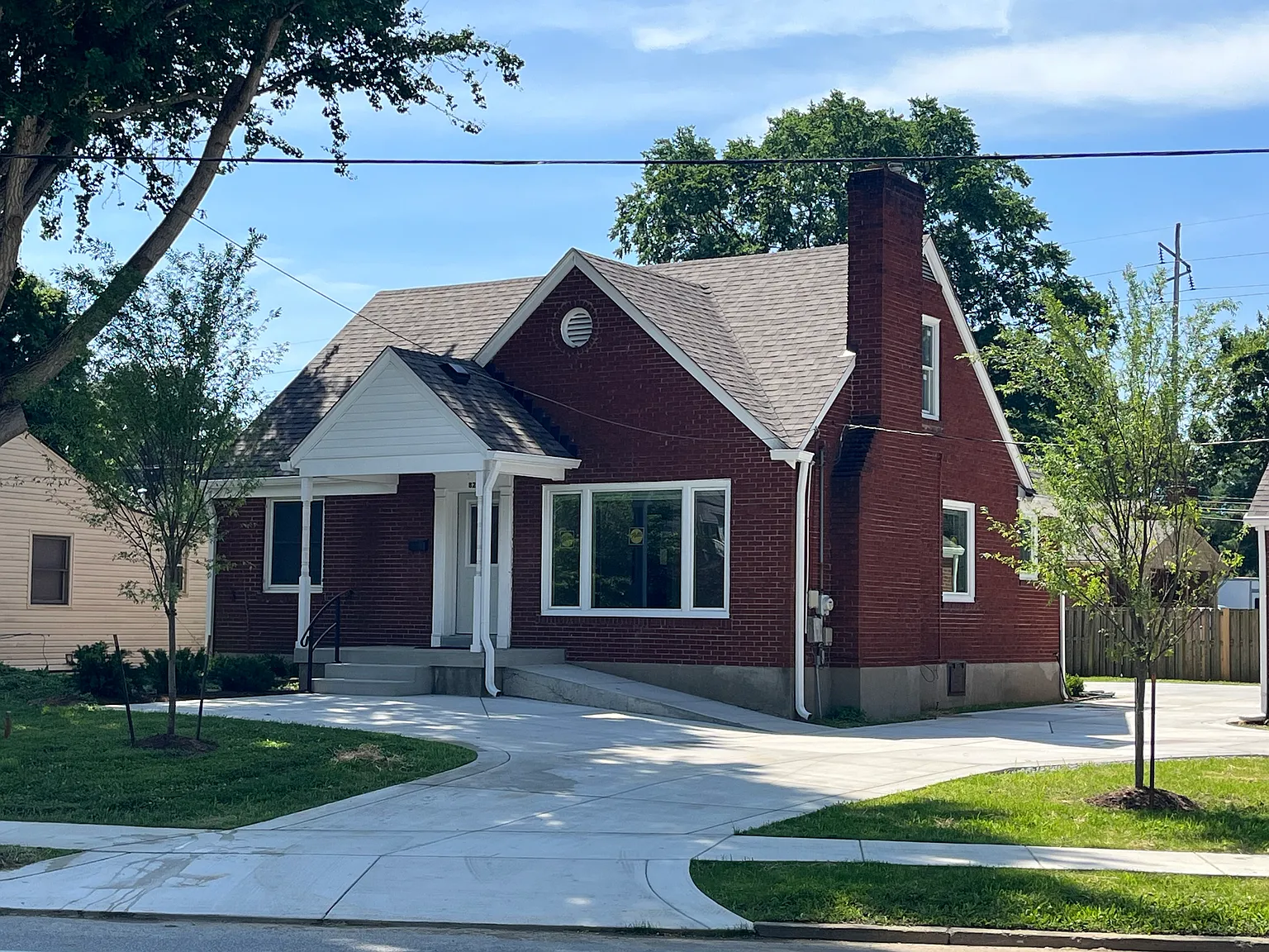3 bed, 1227 sqft, $1,950 — Photo 2