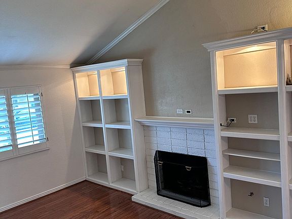 3rd image of 1915 S Mountain Ave Unit 25