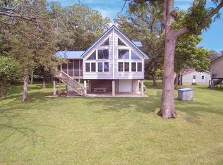 1460 Cedarview Dr, Muscatine, IA 52761