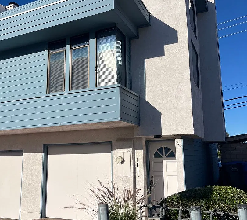 1611 Ramona Ave
