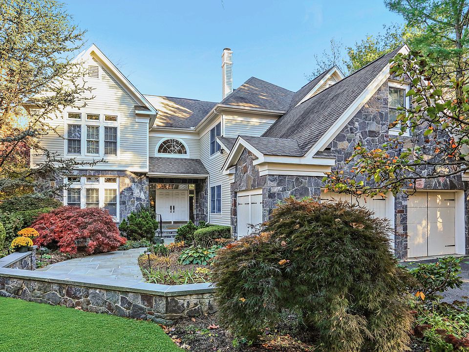 Spectacular free-standing home!