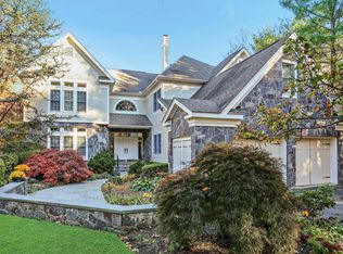 42 Cobblefield Rd, White Plains, NY 10605