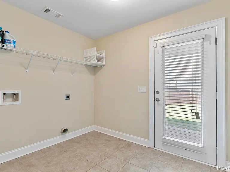 1005 Allison Dr — Photo 37
