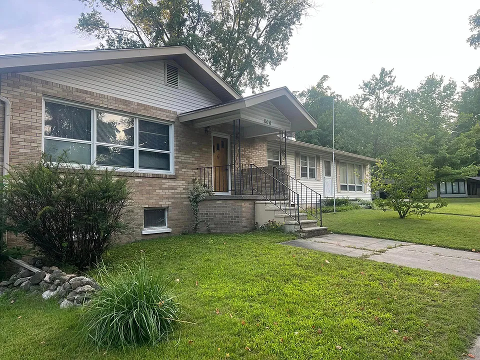 800 Magnolia St