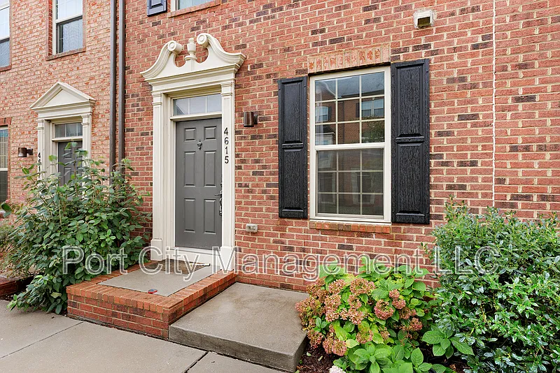 3 bed, 3.0 bath, 1440 sqft, $2,700 — Photo 4