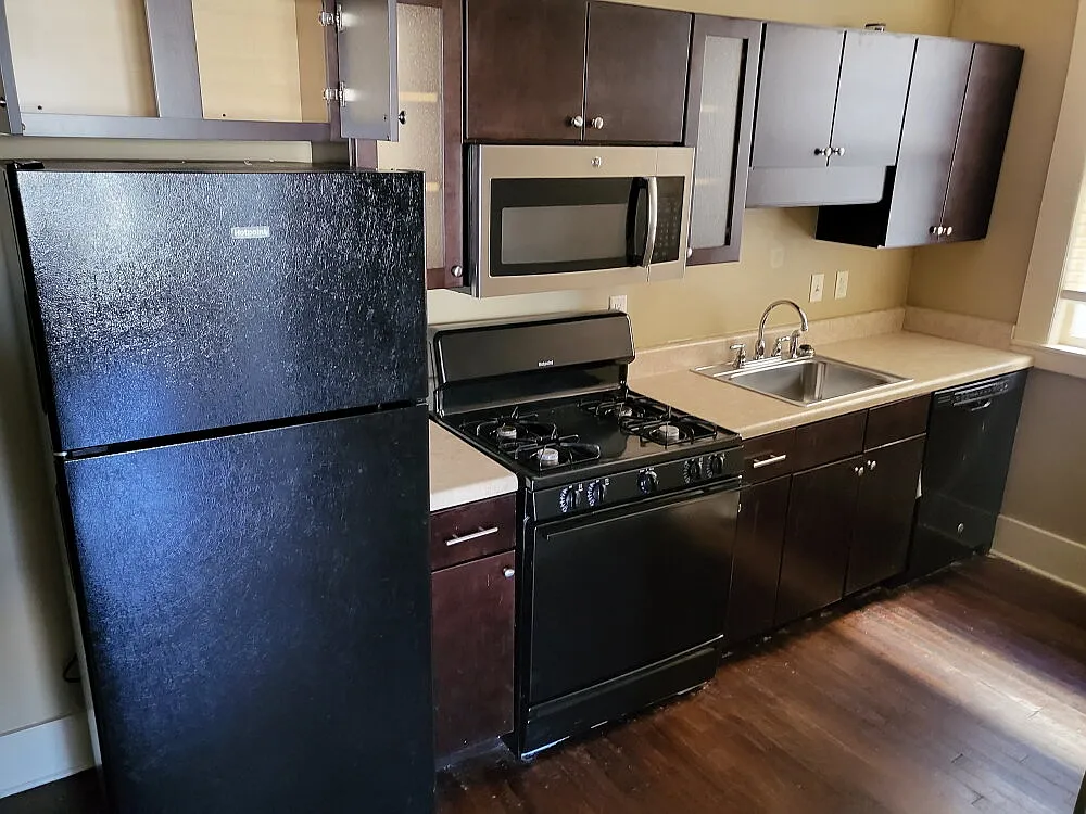 1 bed, 1.0 bath, 850 sqft, $895 — Photo 3