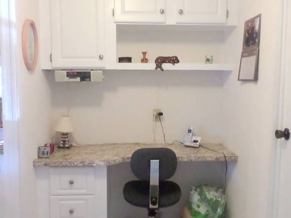 4th image of 5283 Camelot Dr E