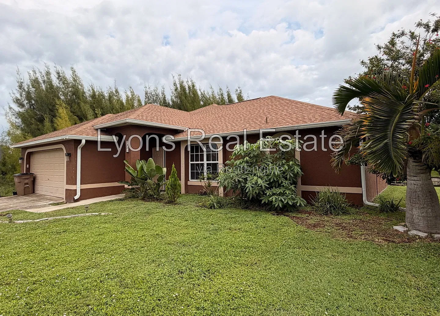 4 bed, 2.0 bath, 1712 sqft, $1,850 — Photo 2