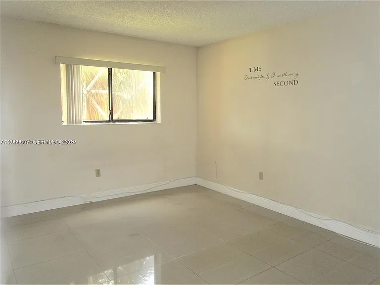 9491 Palm Cir S #205 — Photo 10
