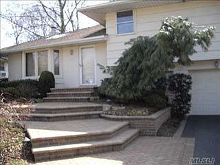 1st image of 122 Birchwood Park Dr