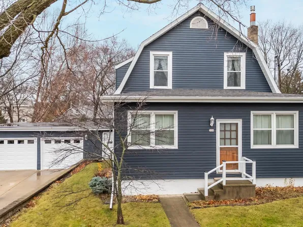 528 South St, Green Lake, WI 54941