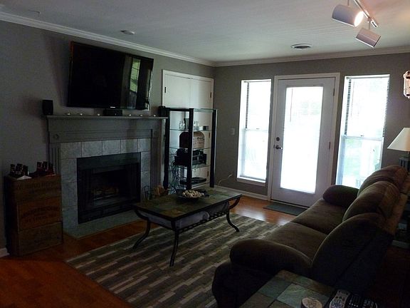 2nd image of 806 Kottke Dr Unit 3