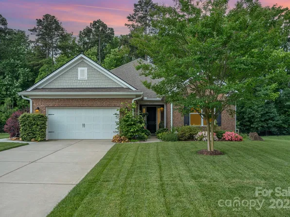 8737 Mullis Forest Ct, Mint Hill, NC 28227