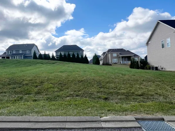 111 Canyon Ridge Dr, Morgantown, WV 26508