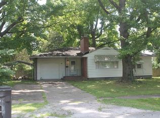 903 S Carter St, Carbondale, IL 62901