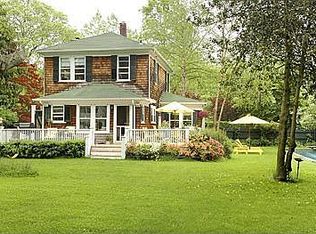 66 Station Rd, Bellport, NY 11713