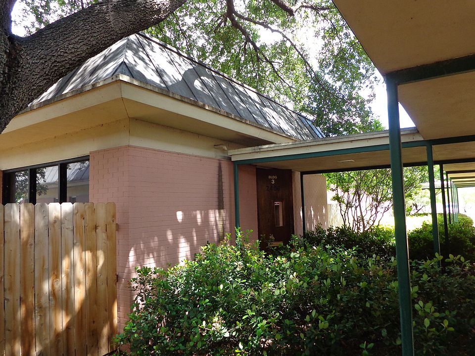 1st image of 2402 College Hills Blvd Building 3 And 4